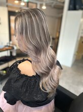 ラフ(LAFF) ブリーチ/ダブルカラー/エクステ/縮毛矯正/インナーカラー