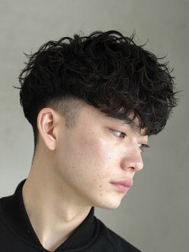 フィフスパーク(fifth PARK) 渋谷スペインカールツイストパーマフェードフリンジカット強め