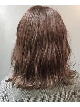 マッシュ 北堀江(MASHU) バレイヤージュでロブでなみなみウェーブのスタイル サエキ