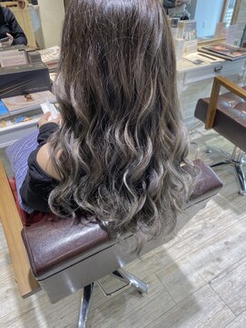 サニーグレイス シエリー(SUNNY GRACE × Cherie) ホワイティーカラー