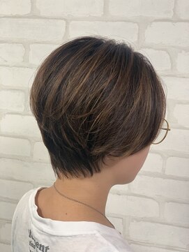 ベル 難波(Belle) 福嶋 裕人 ※メガネが可愛い見えるショート_前下がりショート