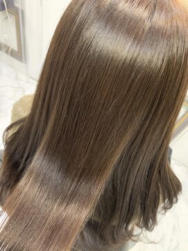 エスカーラ 表参道(THE ESCALA) ラベンダーグレージュ×髪質改善トリートメント【タビラマユミ】