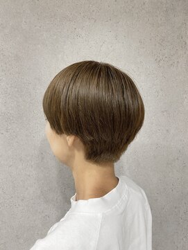 アンダーグラウンド(_ground) シンプルに魅せるマッシュショート