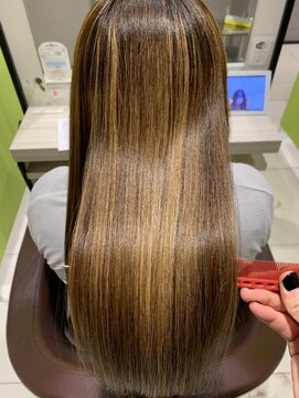 アース オーセンティック 関内店(EARTH Authentic) ブリーチ毛にも髪質改善トリートメント　20代30代40代【関内】