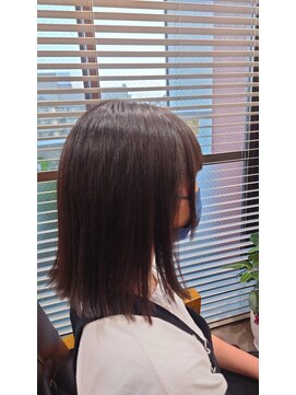 イチマルマルヨン(1004) さらさらパッツン外ハネボブ