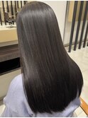 触れたくなる艶髪ストレート