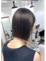 乾かすだけでキマる髪/パールグレージュボブ
