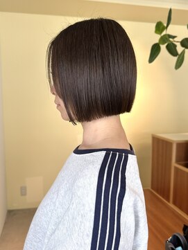 ロジェ(loje) 20代30代40代　切りっぱなしボブ/オリーブブラウン