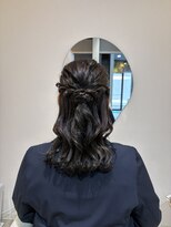 シプ 丸亀(sip)&nbsp;グレージュカラー　透け感カラー　ヘアアレンジ　ハーフアップ