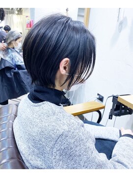 アヴァロン(AVALON) 【mag.ginza佐藤聖】アイスグレー×クールショート