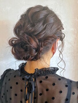 ベルビアンカ(Belle BIANCA) Belle BIANCA ダウンシニヨン アップスタイル 結婚式 by TOMOE