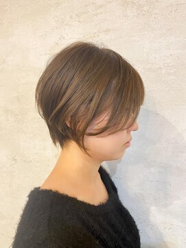 シェリッシュ ノース(Sheriche North) ショートボブ×オリーブカラー【ブリーチなし】