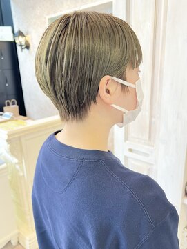 キャアリー(Caary) 福山Caary金髪ハイトーンタッセルボブ丸みショートボブ20代30代