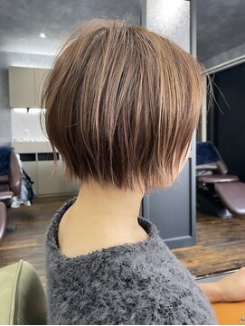 タイ(~tie.) 外ハネミニボブ