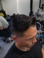 イントロバイフィーネ 渋谷(INTRO . by Fi-Ne)&nbsp;テーパーフェード/アイロンパーマ毛流れパートスタイル