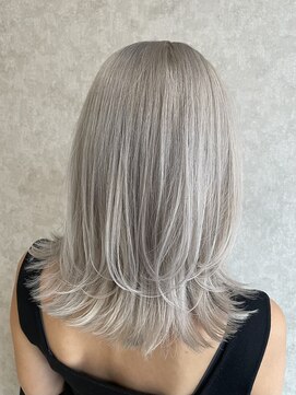 レガシーヘアーデザイン(Legacy hair design) 【Taku】ホワイトシルバー×レイヤー♪　天神/今泉