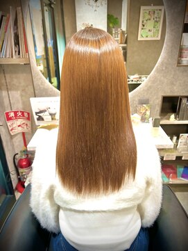 真っ直ぐにサラサラヘアー