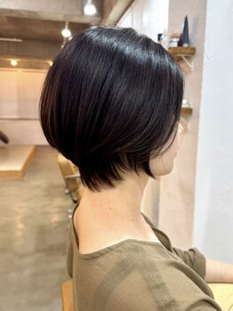 顔周りのシルエットを綺麗に見せる似合わせカットが得意◎髪質やクセに合わせたカットで小顔魅せ効果も★