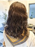 【白石】レディーススパイラルパーマウェーブヘアミディアム
