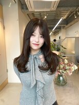 シダ(sida SAIIN) ★ ミルクティーアッシュ20代30代ぱっつん前髪ボブパーマ