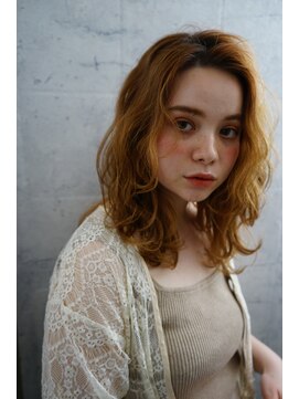 プラグ バイ ネオリーブ(plug by neolive) ラフなウェービィスタイル