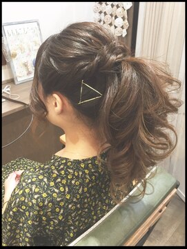 秋葉原コットン ヘアセット専門店 ルーズポニー