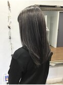 左右に揺れるレイヤースタイル