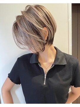 トルネード(TORNADO) 外国人風ショート バレイヤージュ ベージュ t828