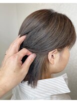 ヘアーアンドメイク ドレス(DRESS)&nbsp;白髪ぼかしハイライト＆イヤリングカラー