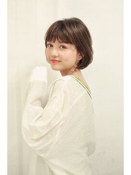 マグノリア オモテサンドウ(MAGNOLiA Omotesando) ふわっとカールが揺れるショートボブパーマ・・・HINATA