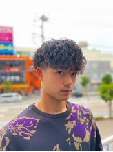 骨格やライフスタイル、トレンドを意識しお客様に一人一人に合わせた最高のヘアスタイルをご提案