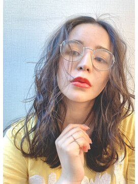 コハクビューティ(COHAKU beauty) 『ハイナチュラル』な質感のウェーブロング【イメチェン】