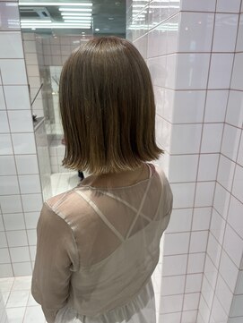 ロンドルーチェ 心斎橋(Lond luce) ダークアッシュ/ミディアムレイヤーカット［髪質改善/縮毛矯正］