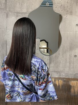 イズミ(Izumi) ぱつんとストレート