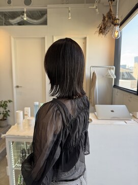 ロカ 表参道(loka) 大人ボブ/オリーブベージュ[表参道/ブリーチ/ハイライト]Mai