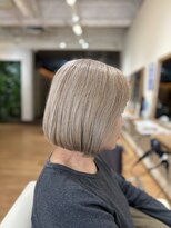 ヘアメイク バンブー(Hair Make Bamboo) ハイトーンカラーボブ