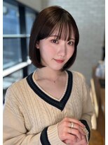 メゾンドムニ 恵比寿(Maison de MUNi)&nbsp;王道かわいい内巻きショートボブ前髪ありスッキリ見え耳掛けボブ