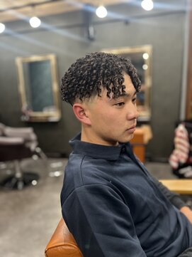 ワンオーエイト(One o Eight) コイルカーリー　　スパイラルパーマ