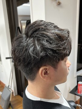 ザデイトウキョウ 表参道 青山(THE DAY TOKYO) MEN’S/サーフカール/刈り上げセンターパート/表参道駅/青山