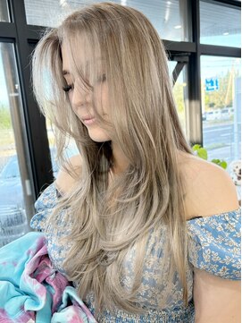 ウィリーベル 沖縄(WILLIE BELLE) ブロンド/ハイトーン/外国人風カラー/ハニーブラウン/モテ髪