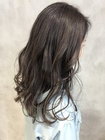 リルア 博多(LIRUA)&nbsp;イルミナカラーで透明感のある暗髪アッシュ