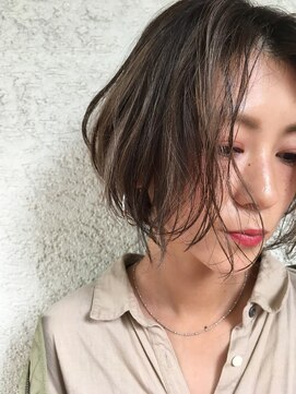 アブアイ(I love I) フンワリボブのハイライトスタイル(パーマでも再現可能)