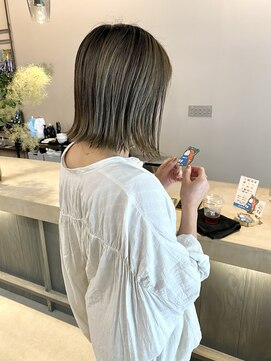 バーチ(BIRCH) シャドールーツ