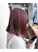 ボルドー×切りっぱなしボブ
