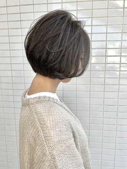 サムシング(Something.)の写真/清潔感のあるキレイな店内で、あなたの"なりたい"を叶える―。艶やかで自然なグレイカラーもお任せ◎