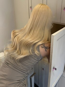 ベレーザ 渋谷(BELEZA) 9318ブロンドミルクティーアッシュハイトーンカラーワンホンヘア