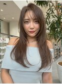 色っぽさが増すストレートロング