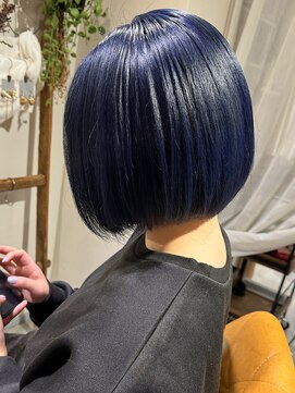 エイチヘアー(eichi hair) ブルーブラックなコンパクトボブ