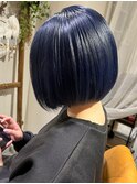 ブルーブラックなコンパクトボブ