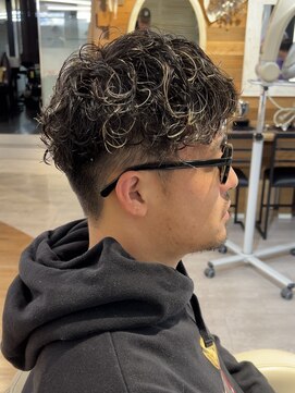 サロンドジョー(salon de joe) メンズカットツイストスパイラルパーマスペインカールショート